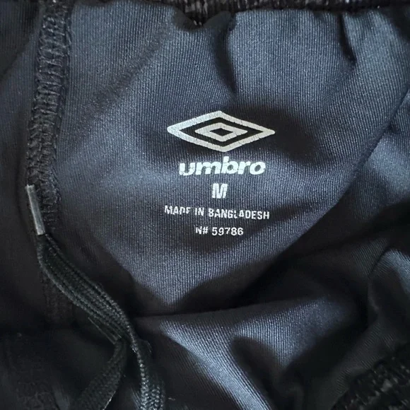 Umbro Black and Green Running Shorts size Medium - Picture 3 of 3